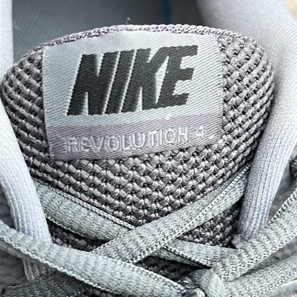 Nike Revolution 4 Gray Green Men’s size 15 - Picture 6 of 13